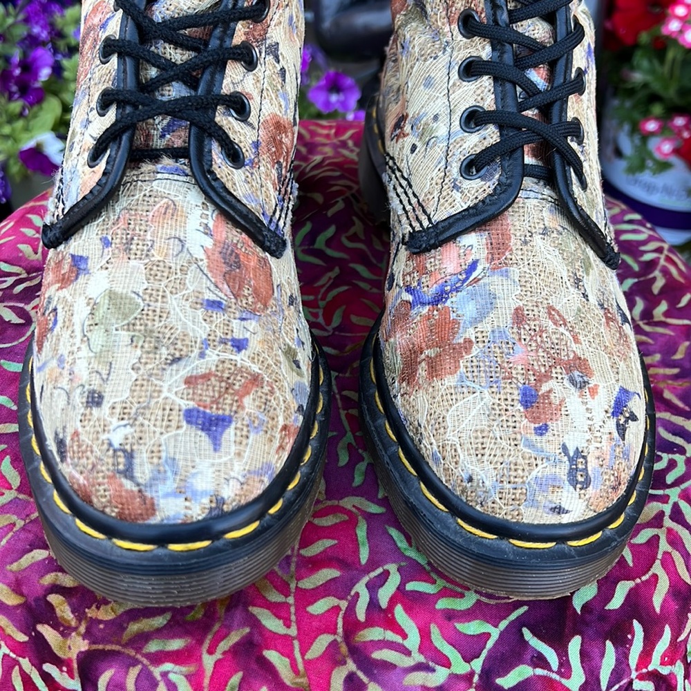 🏴 RARE Dr. Martens MIE Vintage Floral LACE & BURLAP Y2K Boots UK 5 - Picture 11 of 17